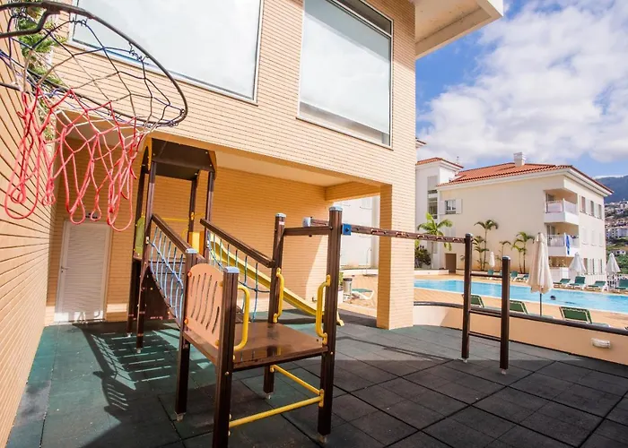 Feels Like Home Funchal Modern Apartment with Pool