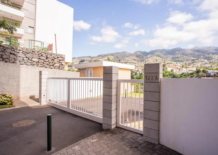 Feels Like Home Funchal Modern Apartment with Pool